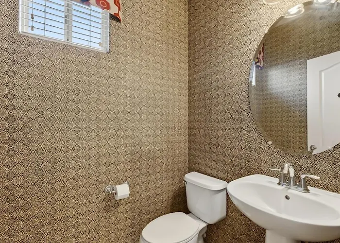 Entire 4bedroom 3bathroom Holiday home *