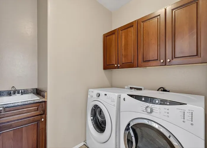 Entire 4bedroom 3bathroom Avondale