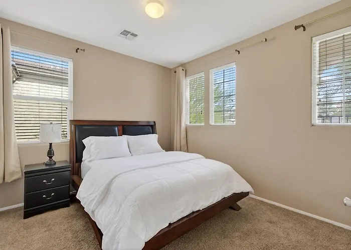 Holiday home Entire 4bedroom 3bathroom Avondale